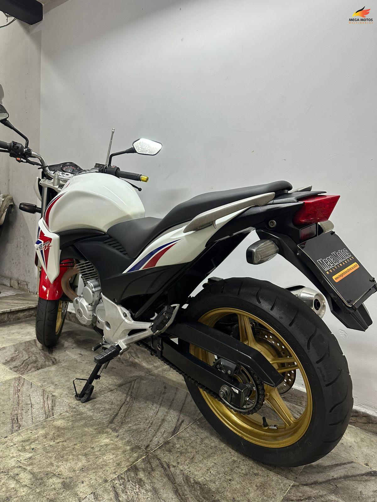 CB 300R - 2015